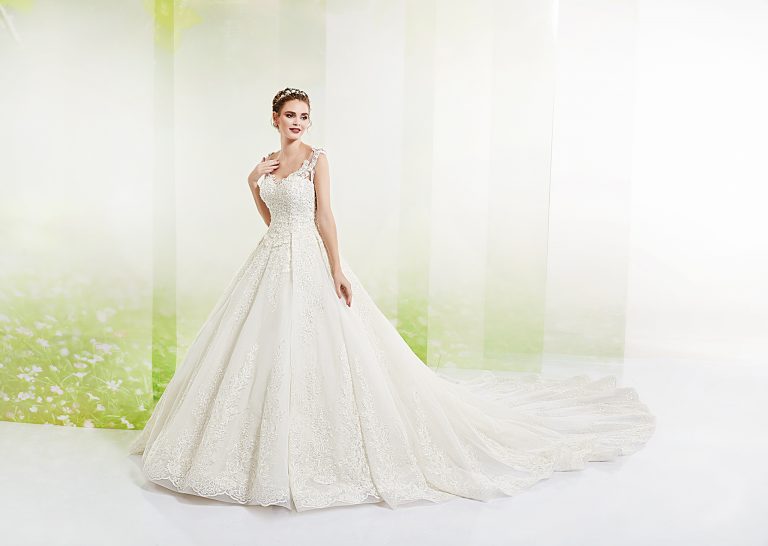 A Kesim Kuyruklu Gelinlik